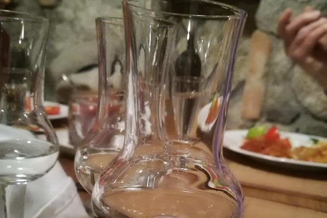 wine-and-history-half-day-tour-from-budapest-with-lunch-and-tastings