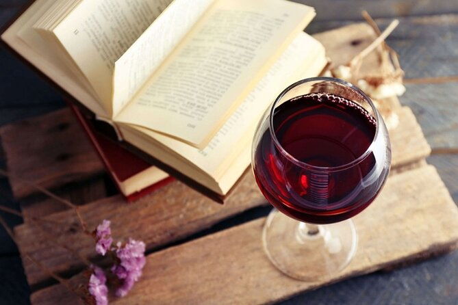 wine-and-literature-tour-in-mendoza-trip-to-the-borges-labyrinth