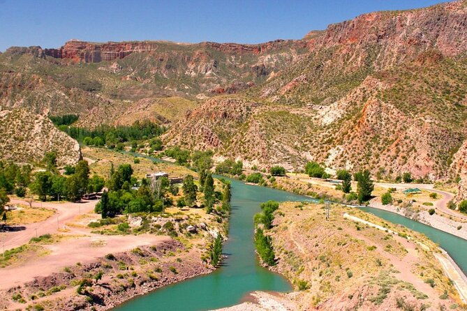 wine-and-literature-tour-in-mendoza-trip-to-the-borges-labyrinth
