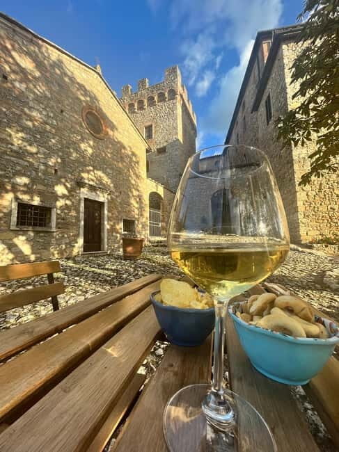 Wine aperitif at the Castle - Discovering the Charm of a Wine Aperitif at a Tuscan Castle