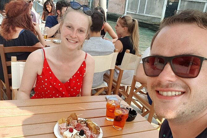 wine-bars-hopping-spritz-cichetti-as-a-venetian-private-tour