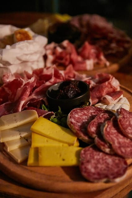 wine-blind-tasting-in-cantina-urbana-milan