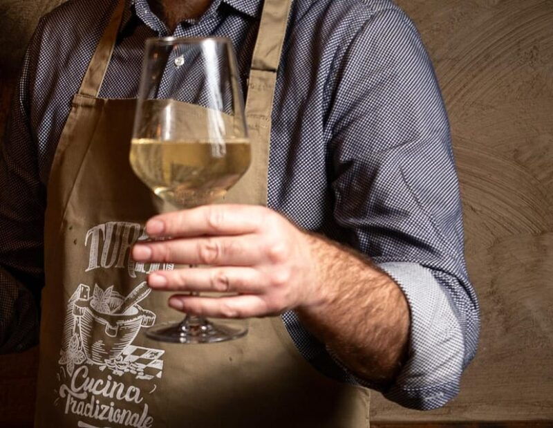 wine-experience-at-turins-wine-experience-with-local-products-tasting