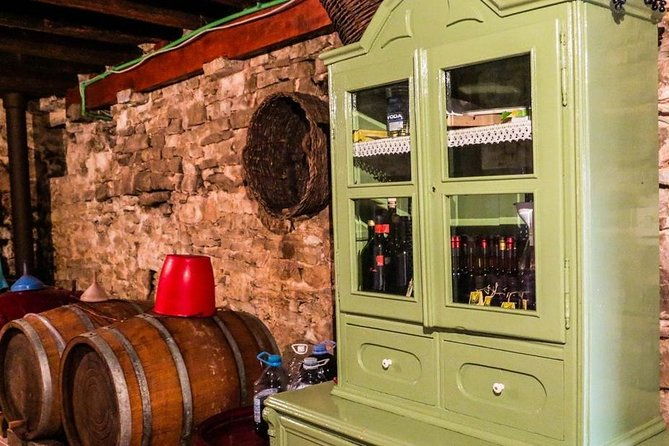 wine-honey-olive-oil-of-solta-island-tasting-tour