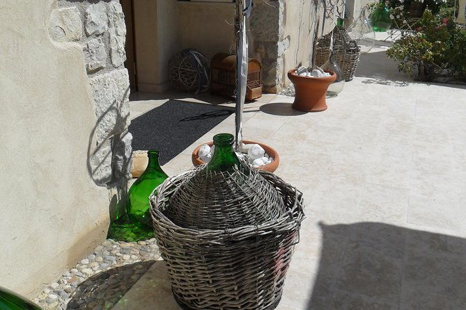 wine-is-bottled-poetry-thats-why-i-love-prosecco-private-tour