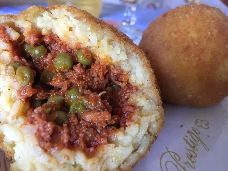 Wine tasting and arancini in a restaurant in Piazza Armerina - Atmosphere and Setting