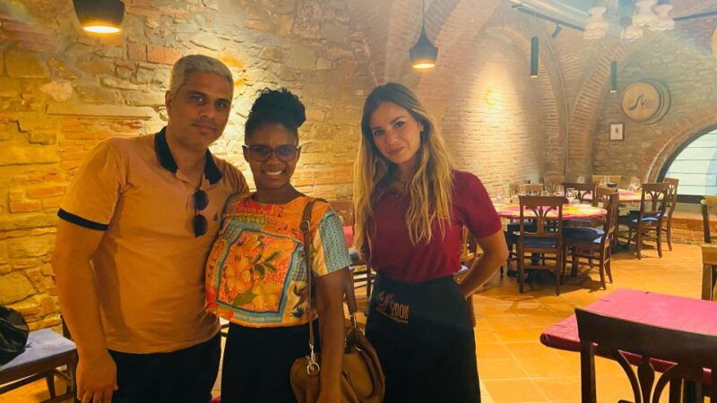 wine-tasting-experience-with-three-types-of-tuscan-wine