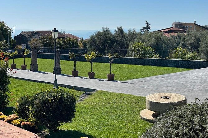 wine-tasting-in-an-old-millstone