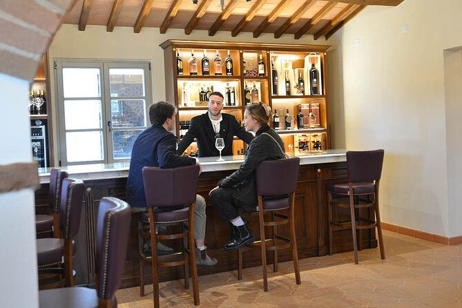 wine-tasting-in-historic-open-lounge-room