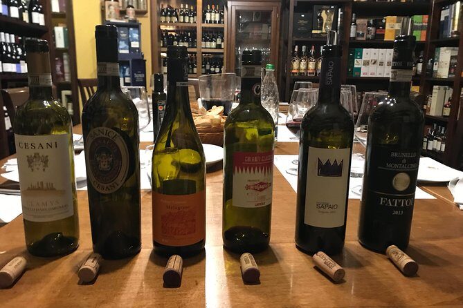 Wine tasting in Lucca "at home" with expert sommelier - 5 wines - Who should consider this experience?
