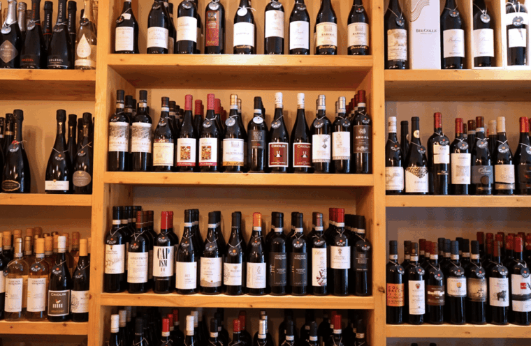 wine-tasting-near-royal-palace-of-turin-with-food-platter