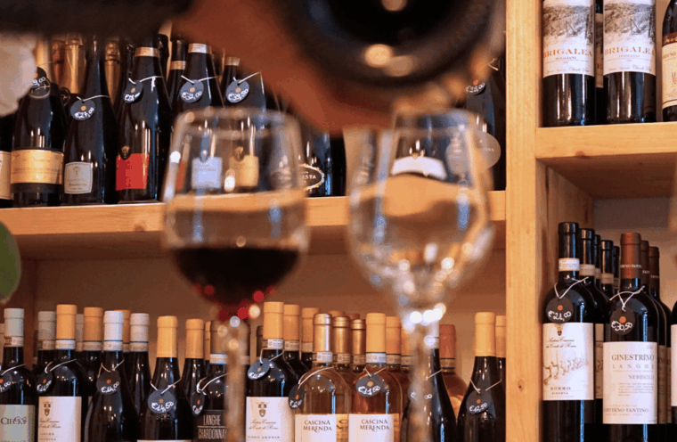 wine-tasting-near-royal-palace-of-turin-with-food-platter