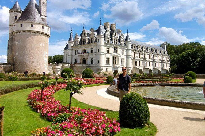 wine-tasting-tour-in-loire-valley-with-castle-visits-and-lunch