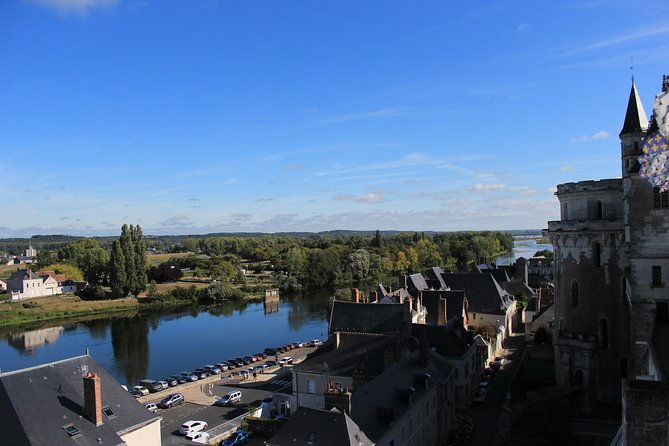 wine-tasting-tour-in-loire-valley-with-castle-visits-and-lunch