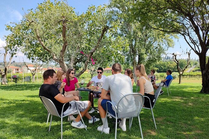 wine-tasting-with-local-food-in-lazise-countryside