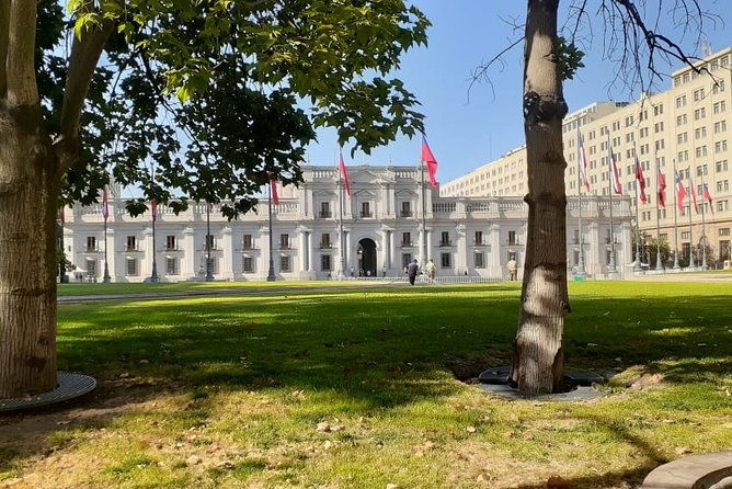 wine-tour-and-santiago-city-in-a-small-group