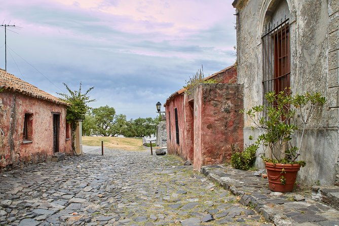wine-tour-to-colonia-del-sacramento-in-finca-del-sacramento