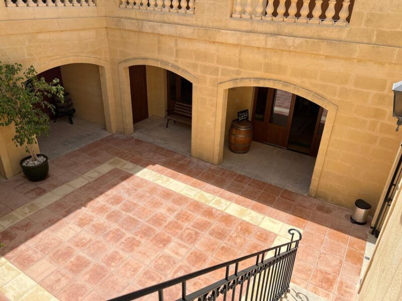 wine-with-maltese-grapes-tour-in-portuguese