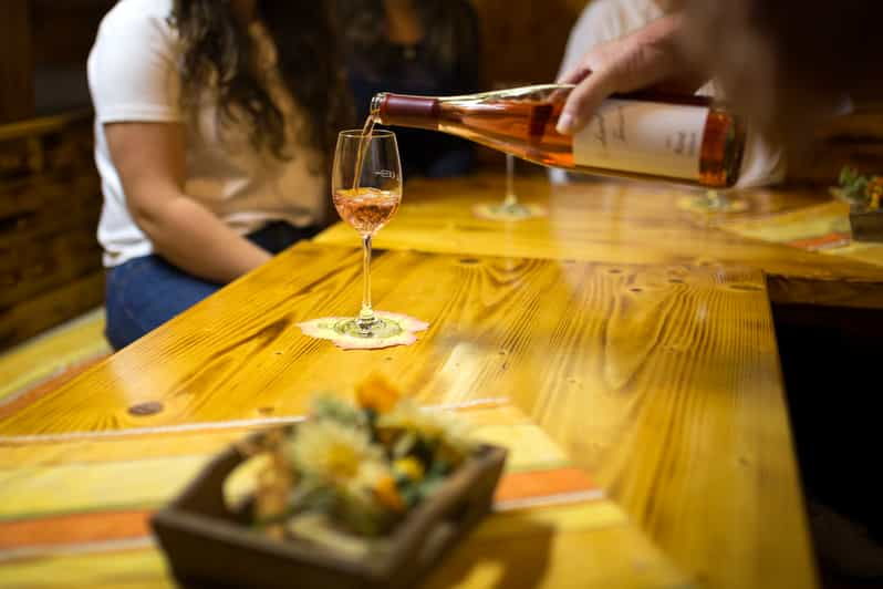 winetasting-with-tour-through-the-winery