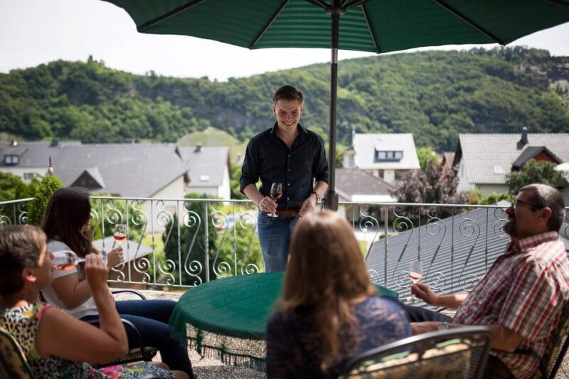 winetasting-with-tour-through-the-winery