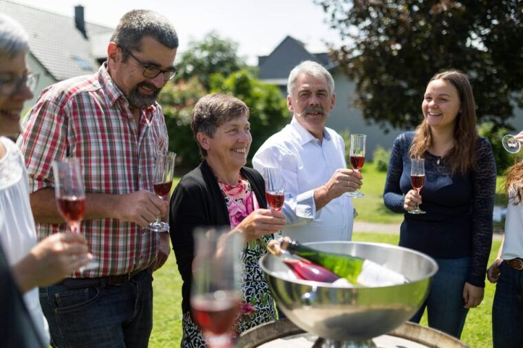 winetasting-with-tour-through-the-winery