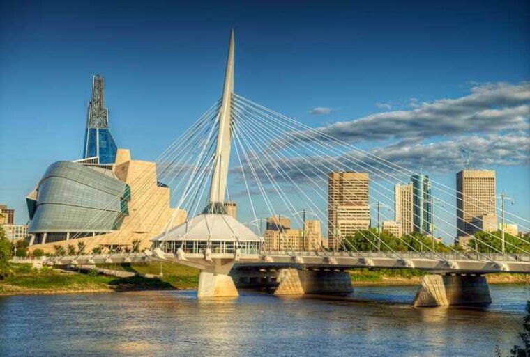 winnipeg-2-hour-city-trolley-tour