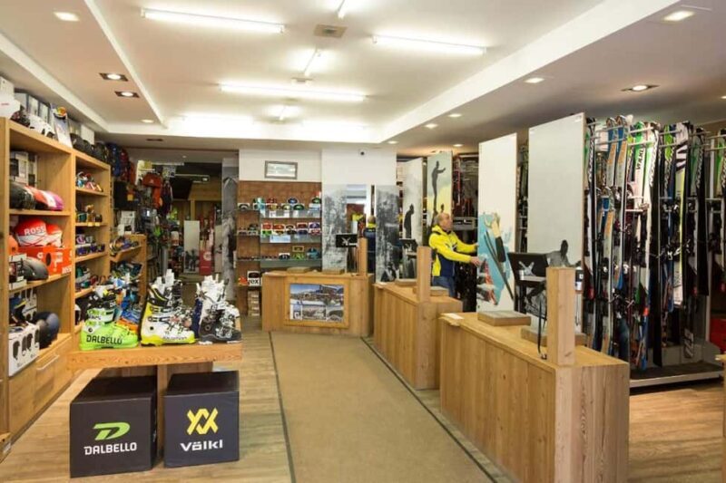 Winter Equipment Rental - Maison Clataud Sport Sauze 2 - The Rental Experience