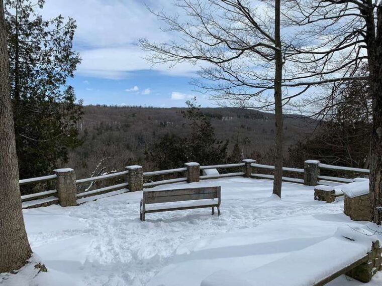 winter-hike-to-rattlesnake-point-rv-motorhome-tour