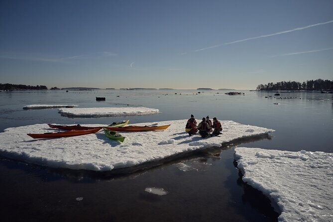 winter-kayaking-in-eastern-helsinki-archipelago