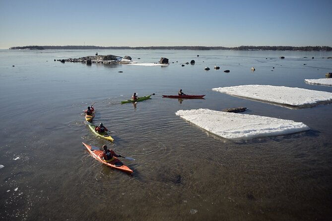 winter-kayaking-in-eastern-helsinki-archipelago