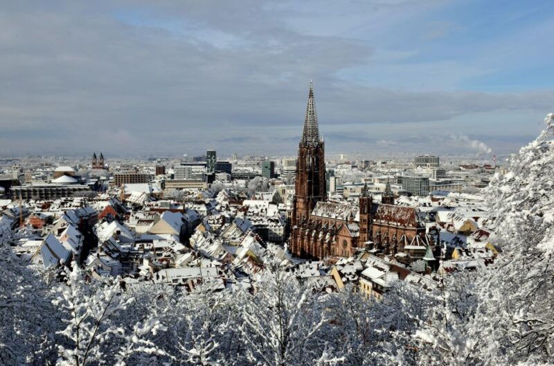 winter-walk-through-freiburgs-old-town-with-mulled-wine