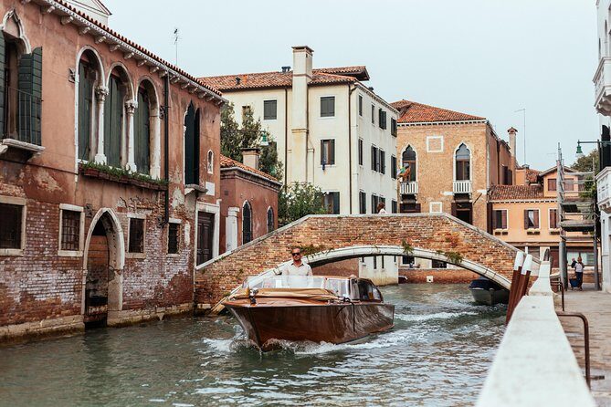 Withlocals Venice Away from the Crowds PRIVATE Tour with a Local Expert - Why Choose This Tour?
