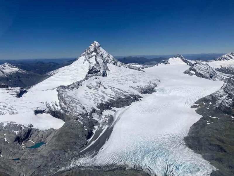 Wnaka: Mt Aspiring Explorer Scenic Flight with 2 Landings - Key Points