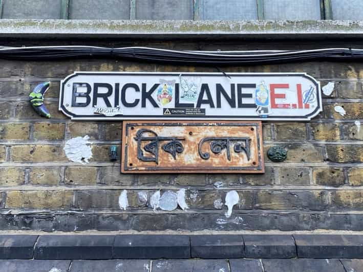 women-in-london-whitechapel-walk-by-sams-walk