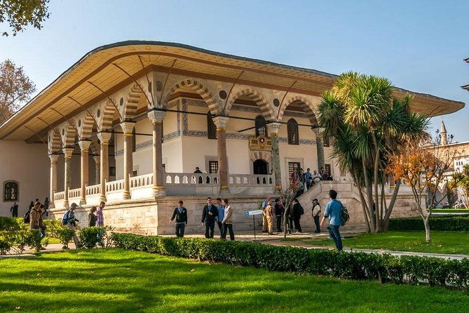 wonderful-topkapi-palace-with-harem-and-hagia-sophia-private-tour