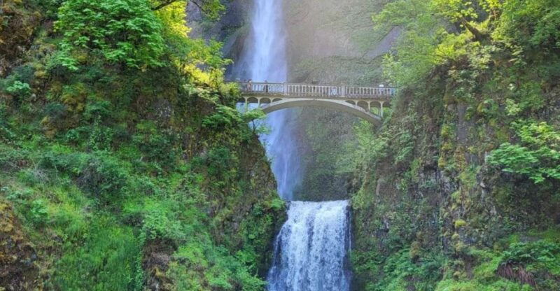 wonderful-waterfalls-and-columbia-river-gorge-tour