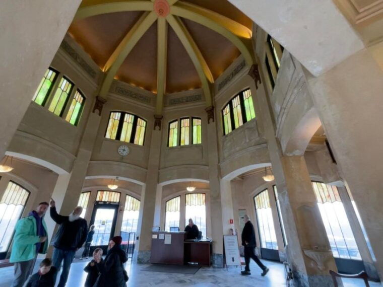 wonderful-waterfalls-and-columbia-river-gorge-tour