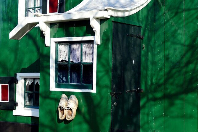 wonderful-windmills-of-zaanse-schans-e-bike-tour-from-amsterdam