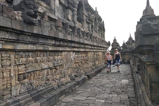 WONDERFULL JOGJA01 (Borobudur+Prambanan+City Tour+lunch 10 hours) - FAQ