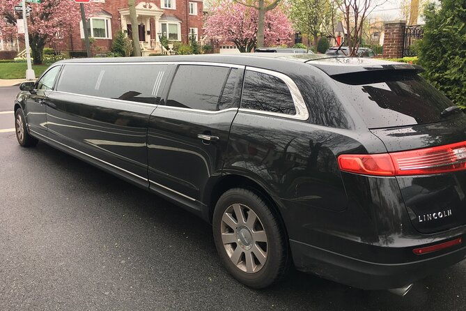 woodbury-common-premium-outlet-shopping-private-day-trip-by-limousine-from-nyc