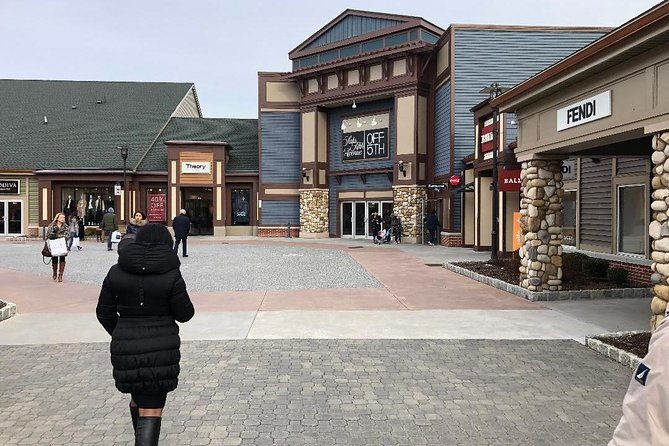 woodbury-common-premium-outlet-shopping-private-day-trip-by-suv-from-nyc