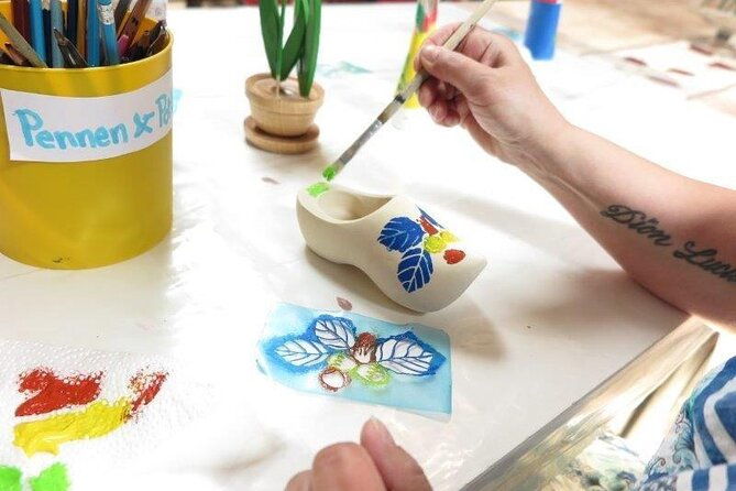 wooden-shoes-painting-private-workshop-in-simonehoeve