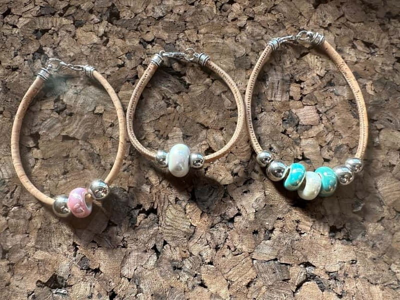 Workshop Cork Necklace, Bracelet, Brooch and Keychain - Key Points