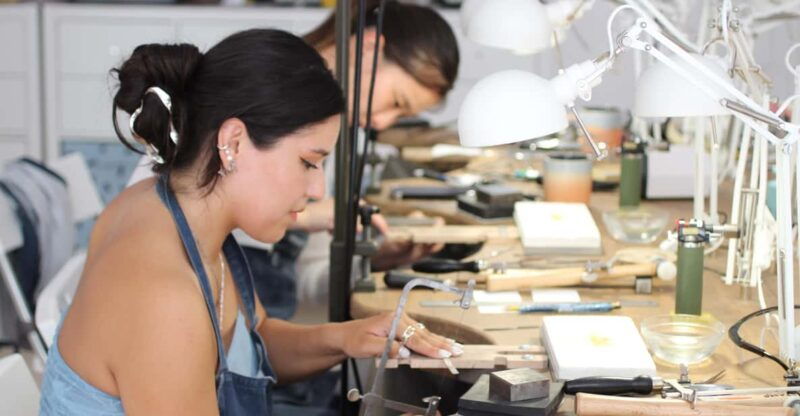 workshop-making-a-silver-ring-with-stamps-and-textures