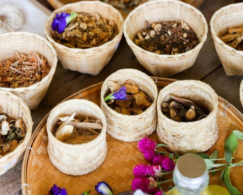 workshop-making-herbal-ball-herbal-inhaler