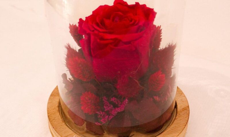 workshop-to-learn-how-to-create-a-floral-arrangement