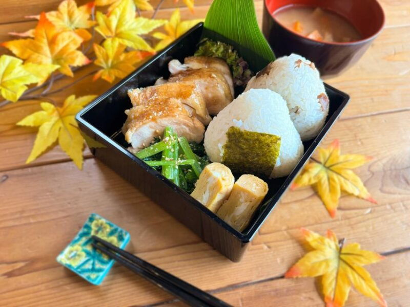 world-famous-dish-teriyaki-chicken-bento-with-onigiri