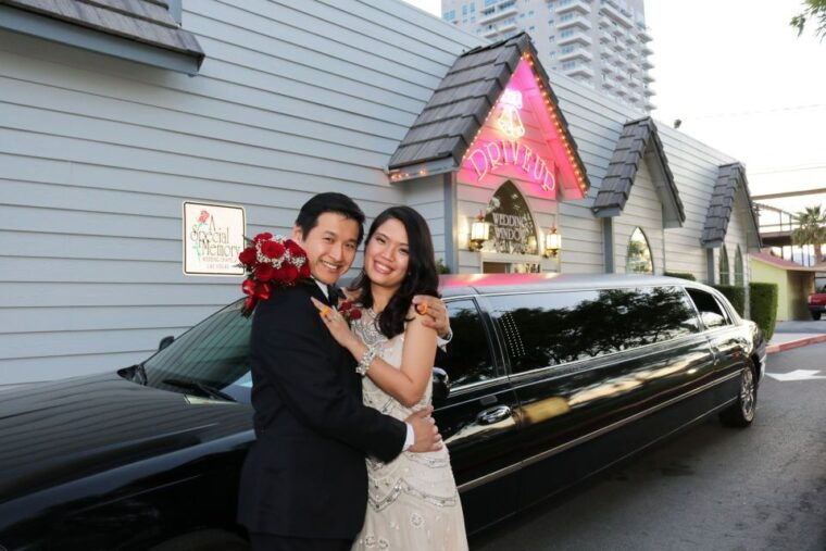 world-famous-drive-up-wedding-in-las-vegas-3