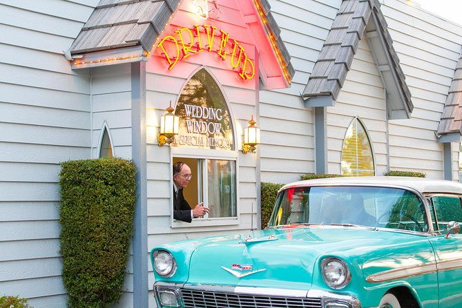 world-famous-drive-up-wedding-in-las-vegas