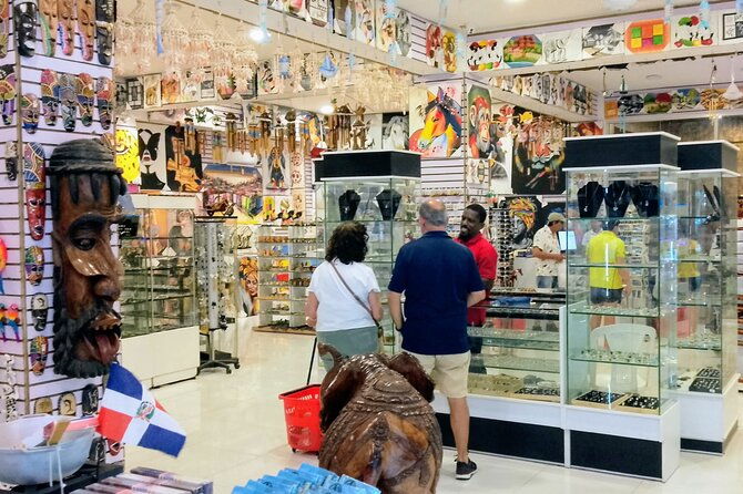 world-mart-souvenirs-store-free-pick-up-drop-off